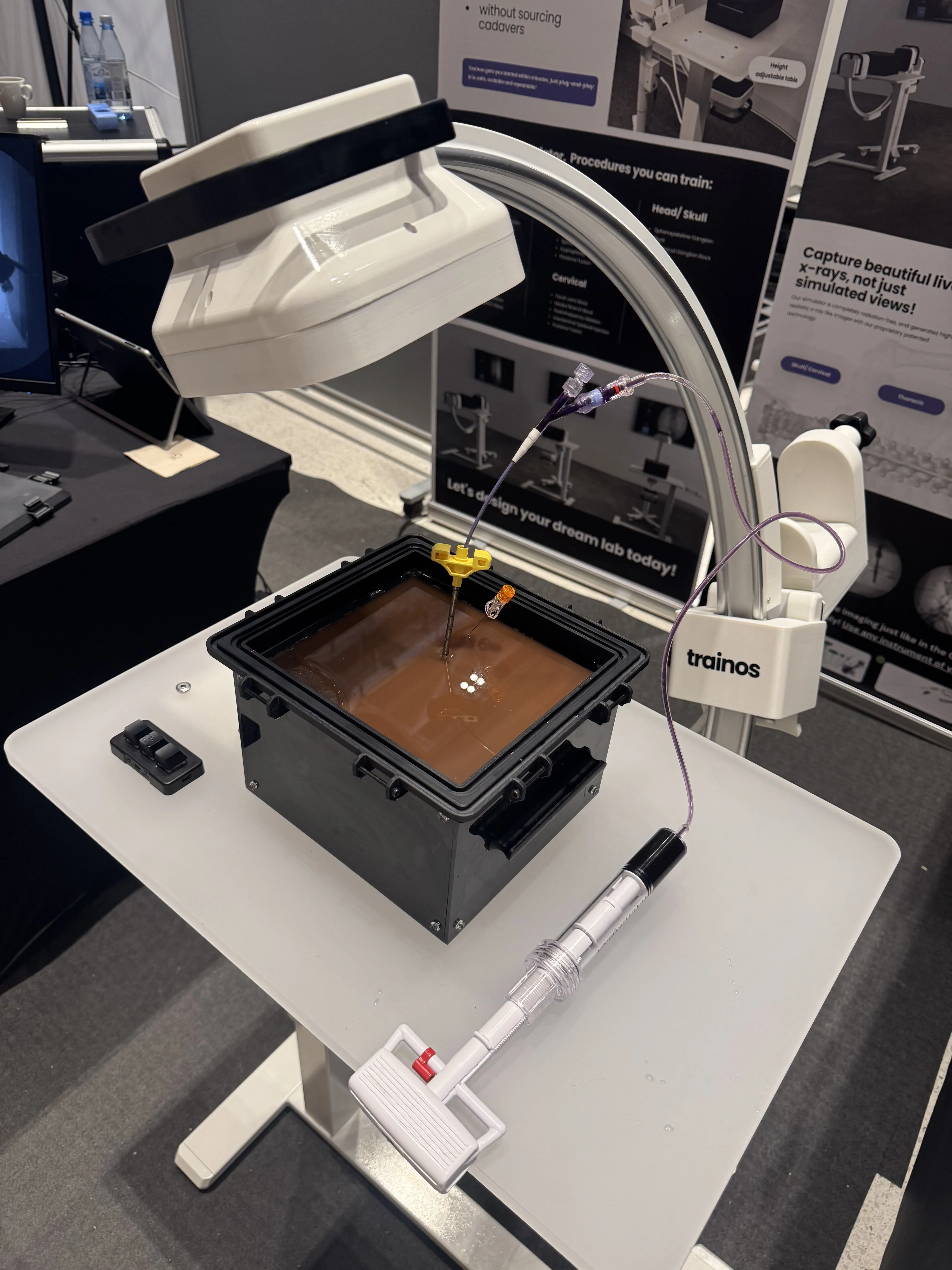 Realistic tissue feel & use instruments of your choice