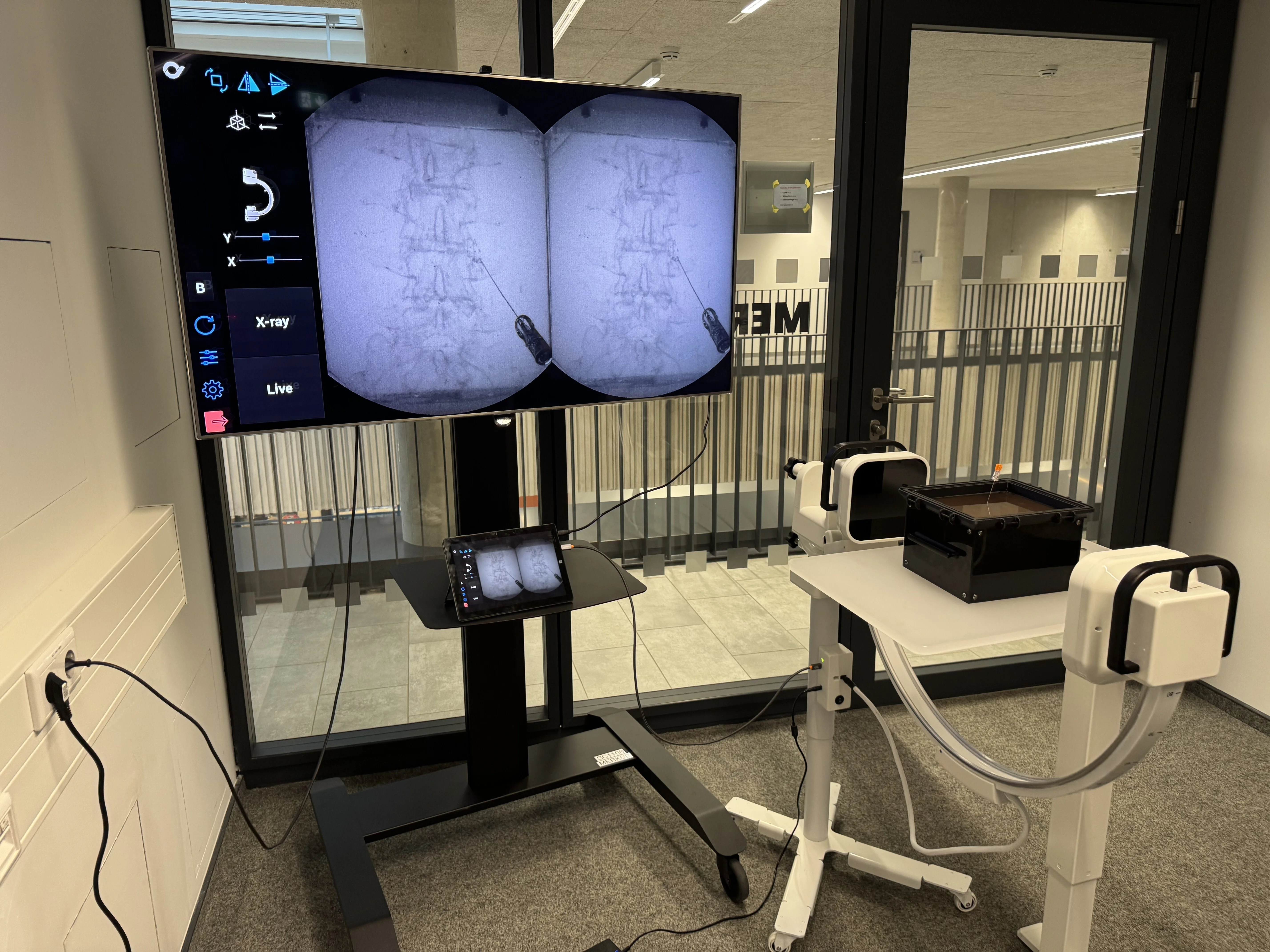 Connect to external screens to enhance your training experience